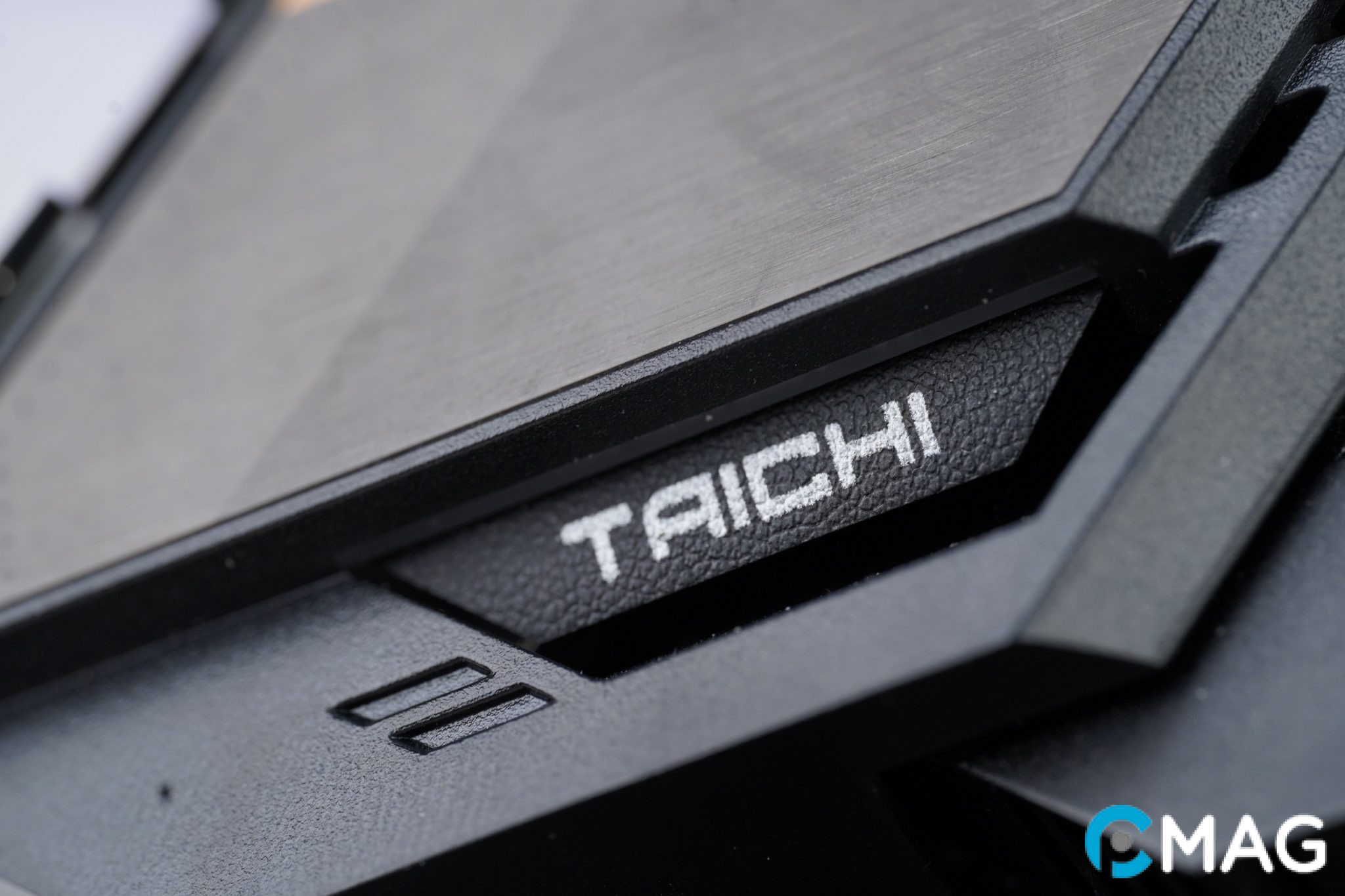 Đánh giá ASRock Z690 Taichi