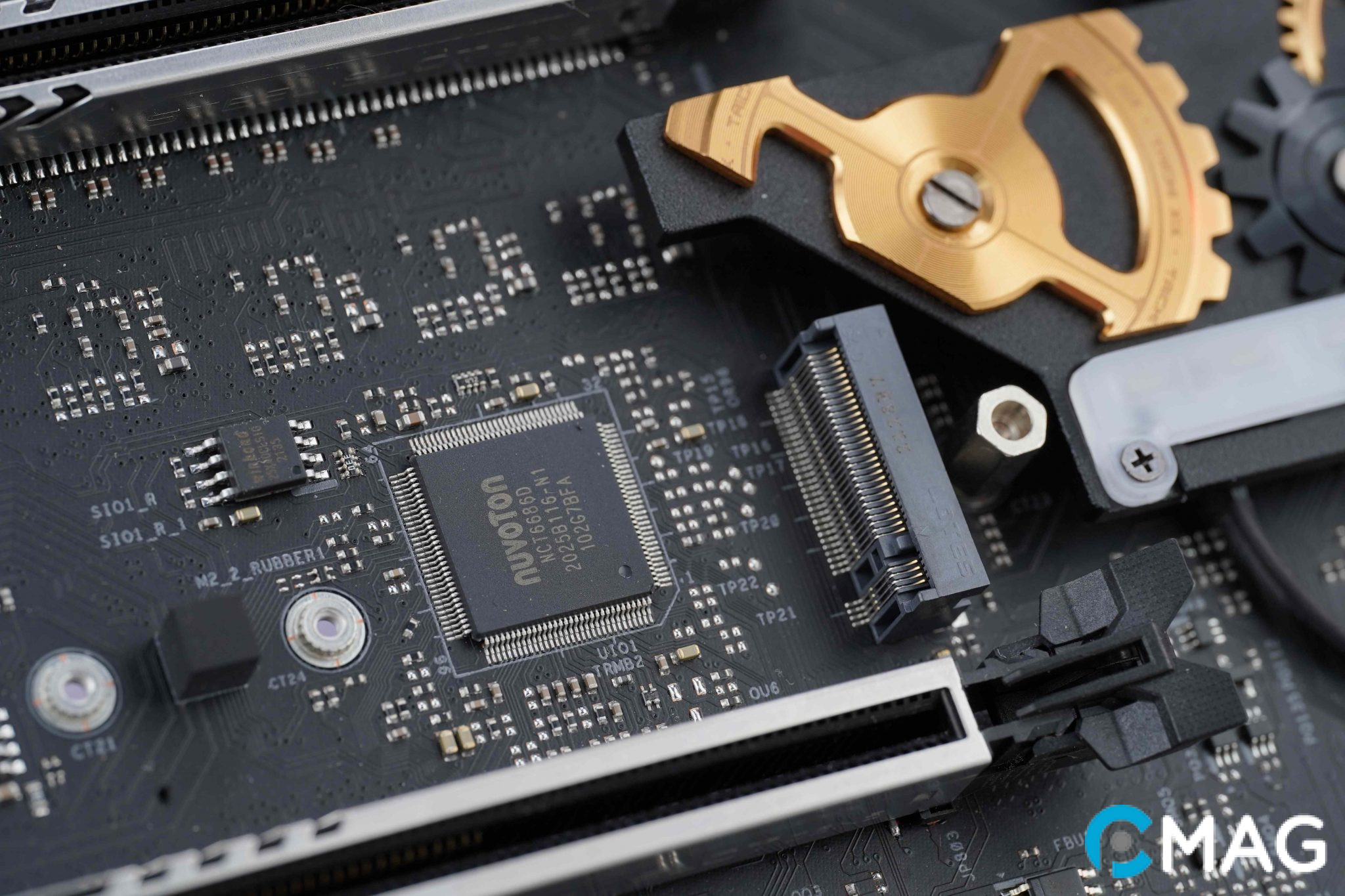 Chi tiết kết nối của các cổng M.2 trên Z690 Taichi