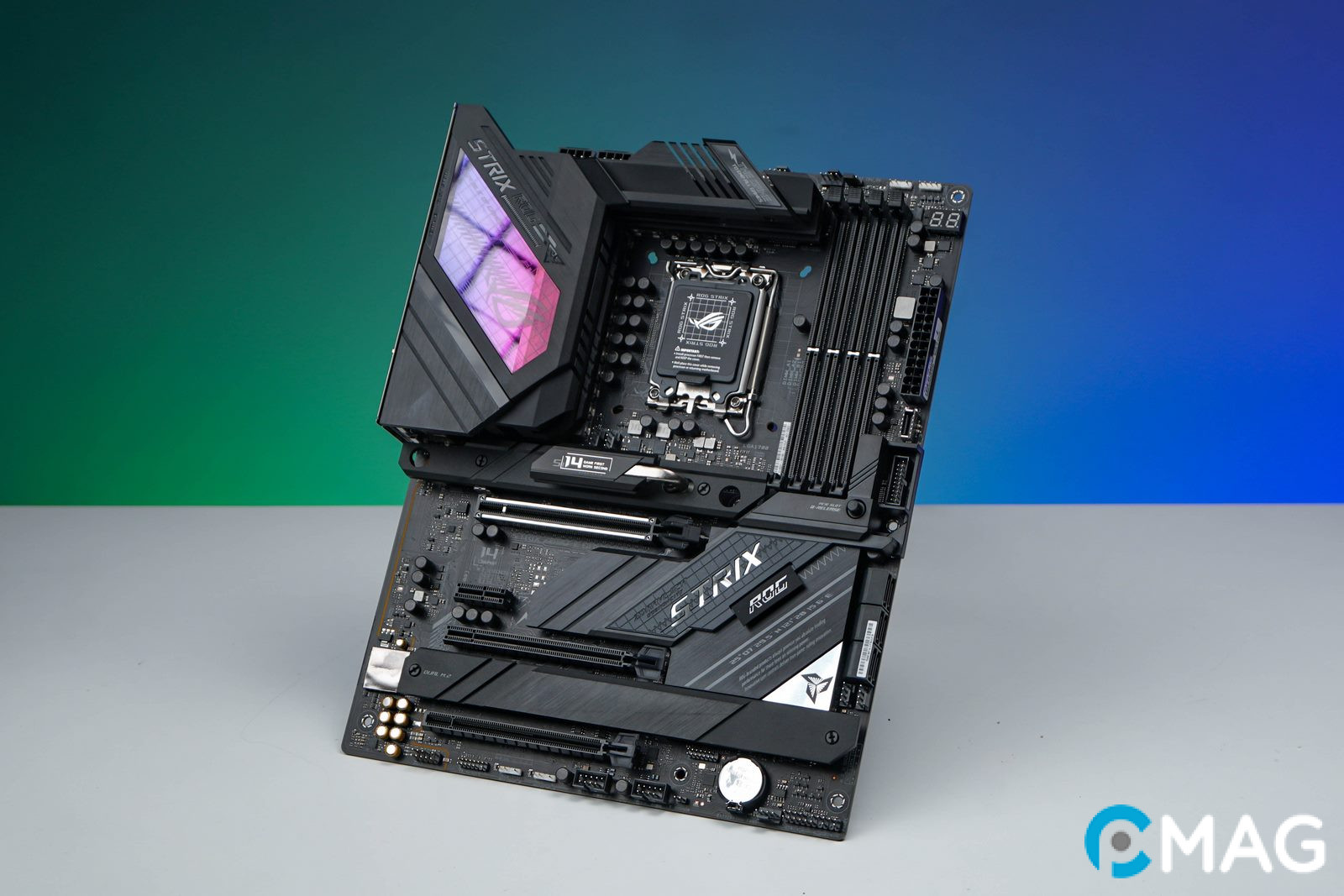 Hỗ trợ khe cắm PCIe 5.0