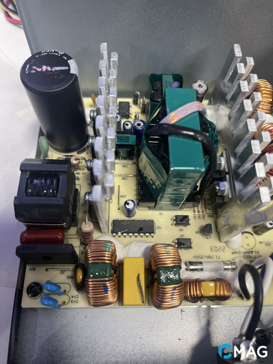 Đánh giá bộ nguồn DeepCool DA500 – Hiệu suất Bronze nhưng chỉ có 900K