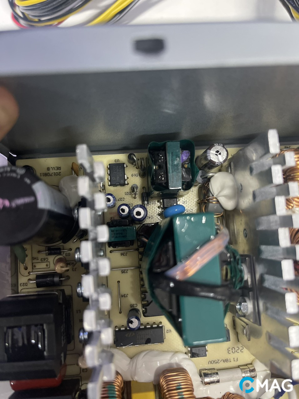 Đánh giá bộ nguồn DeepCool DA500 – Hiệu suất Bronze nhưng chỉ có 900K