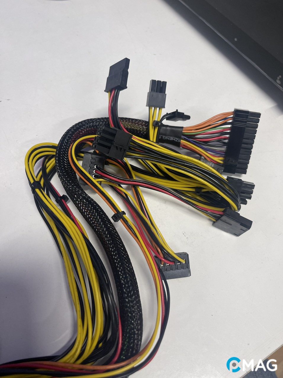 Đánh giá bộ nguồn DeepCool DA500 – Hiệu suất Bronze nhưng chỉ có 900K