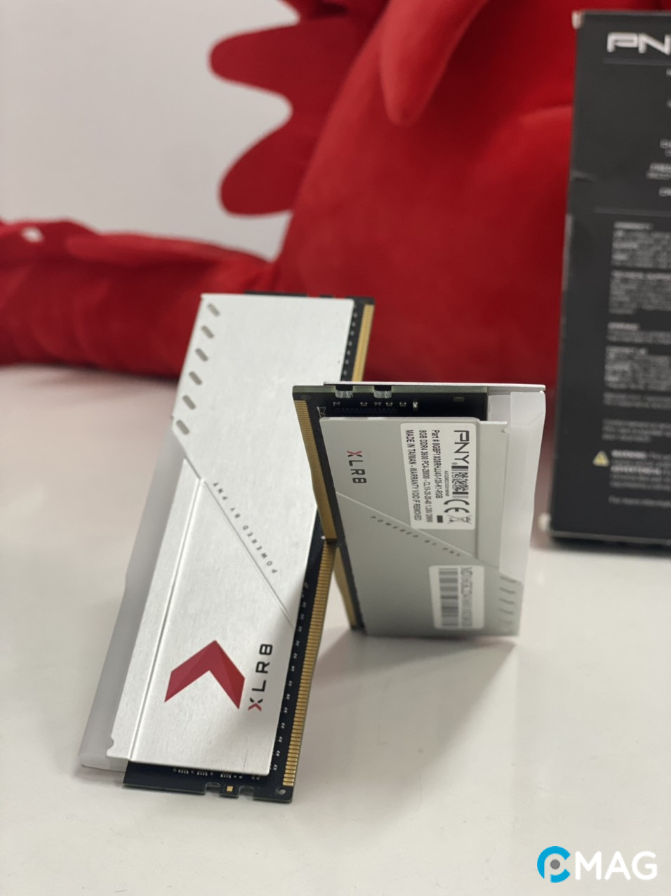 Đánh giá bộ nhớ XLR8 Gaming EPIC-X RGB Silver DDR4 3600MHz