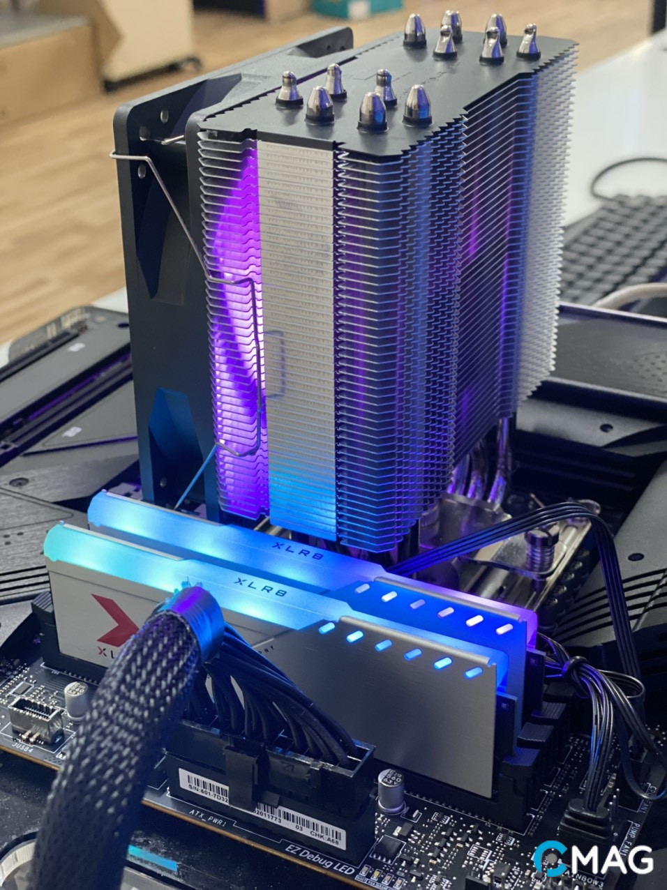 Đánh giá bộ nhớ XLR8 Gaming EPIC-X RGB Silver DDR4 3600MHz