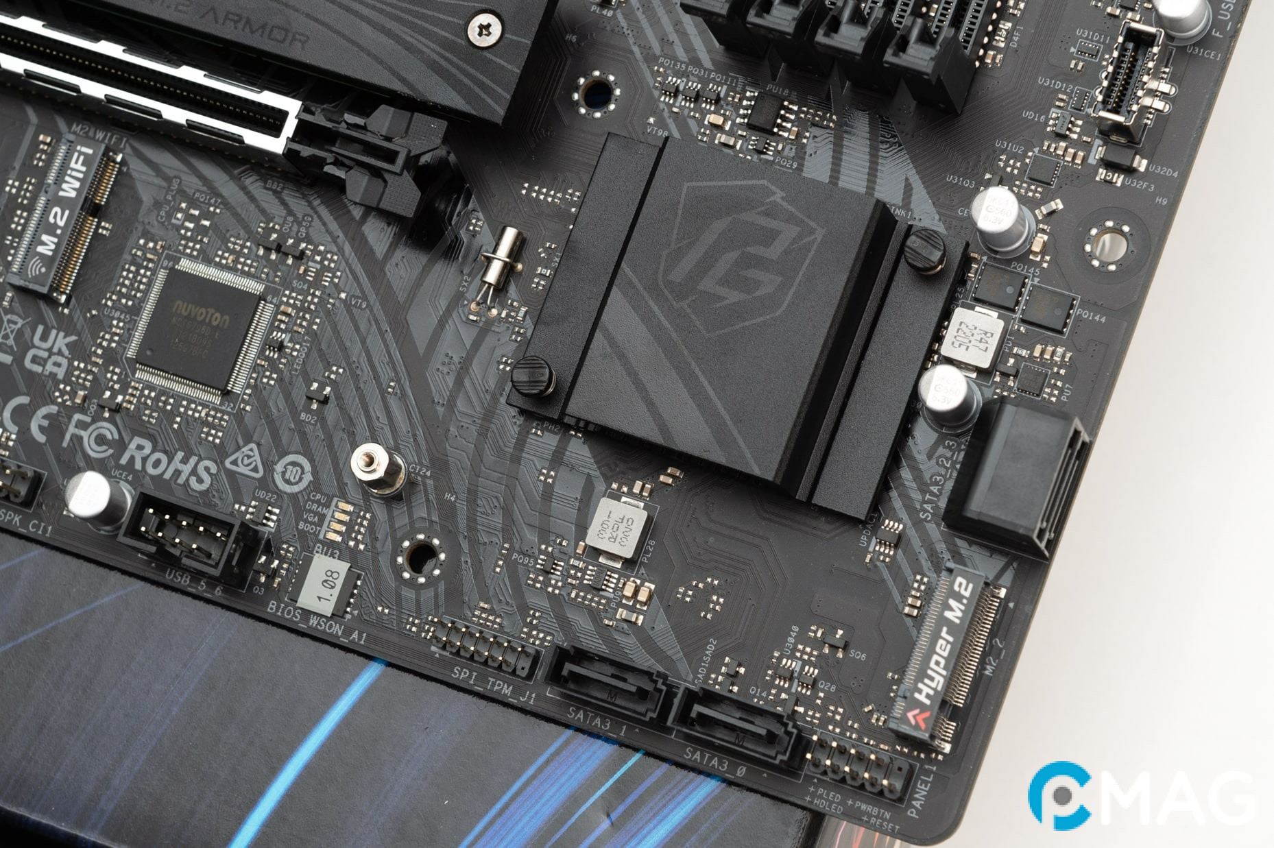 Hỗ trợ khe PCIe 4.0 và SSD PCIe 4.0 tốc độ cao