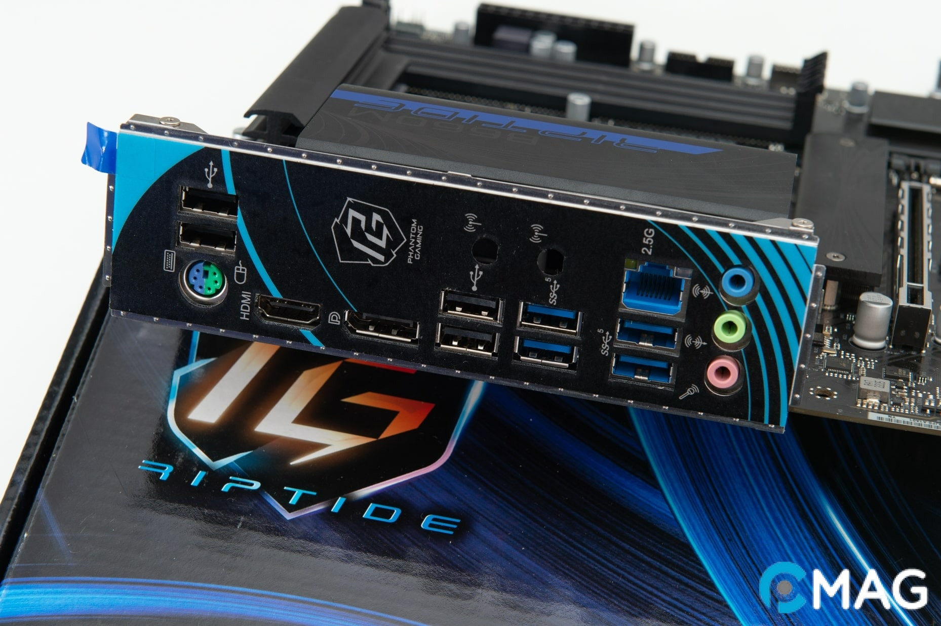 I/O được gắn sẵn, LAN 2.5Gbps mạnh mẽ