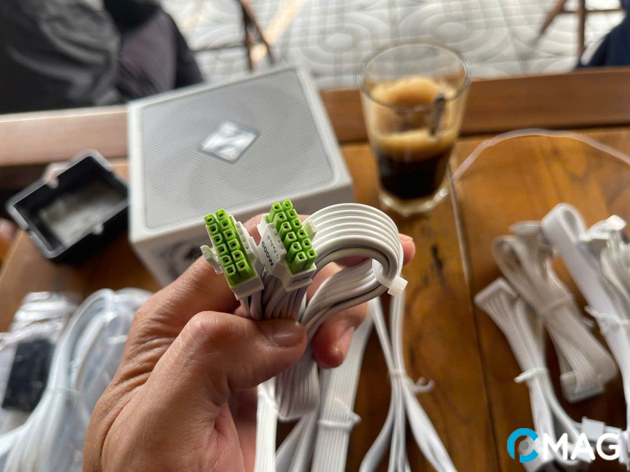 PSU ASRock Steel Legend SL-1000GW: Bộ nguồn ánh lên chất thép huyền thoại!