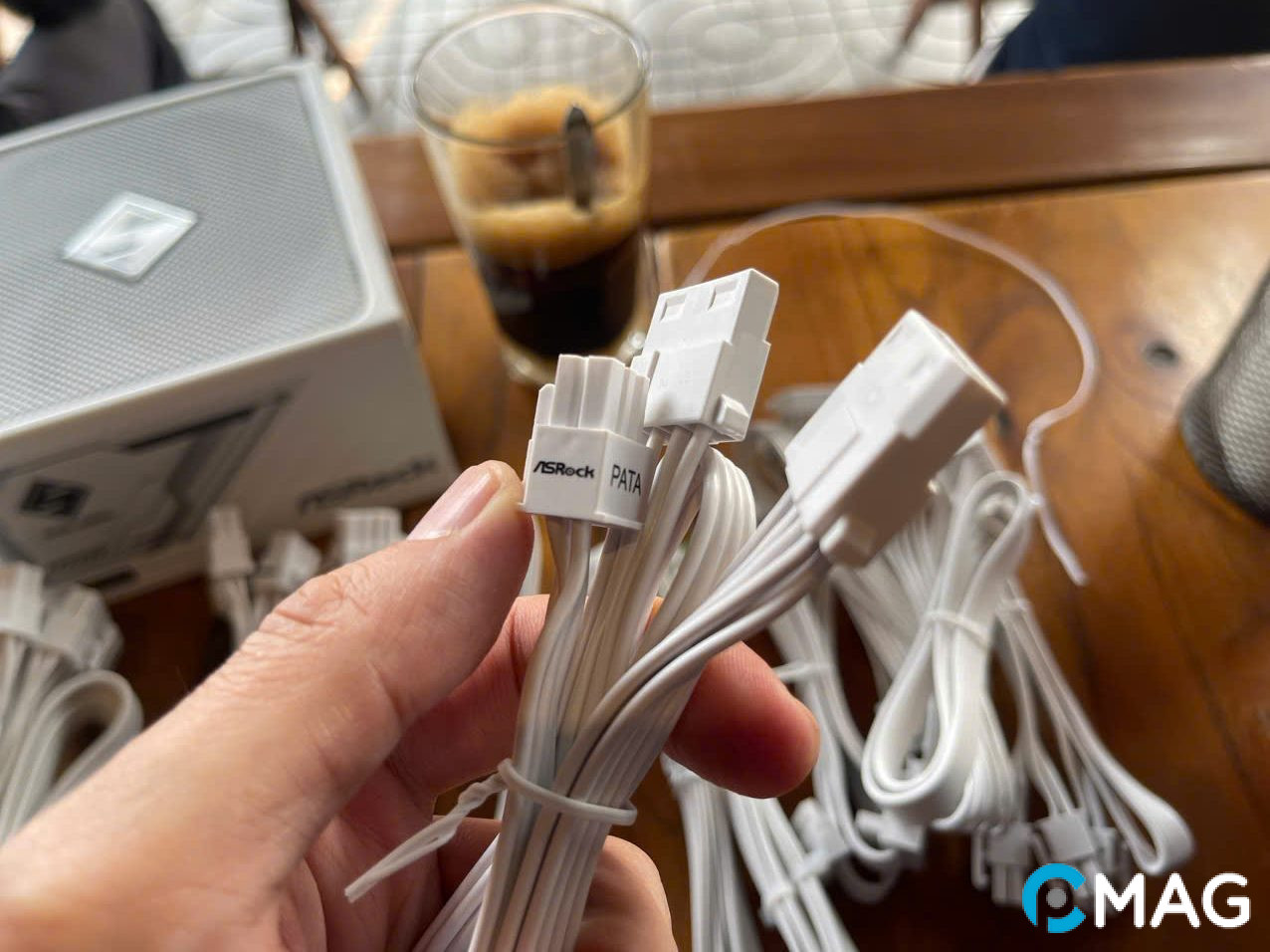 PSU ASRock Steel Legend SL-1000GW: Bộ nguồn ánh lên chất thép huyền thoại!