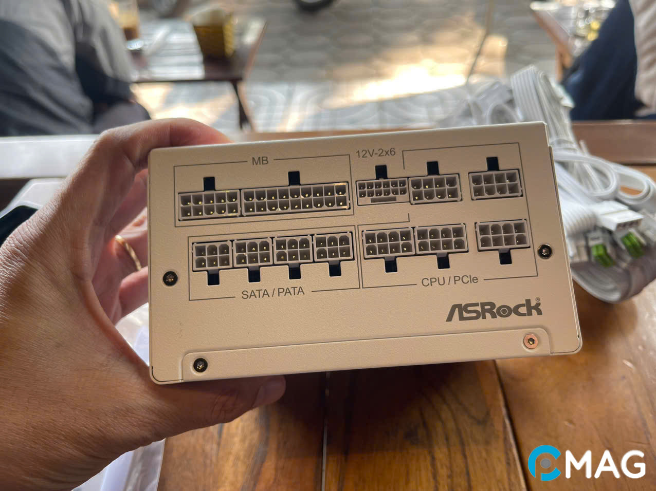 PSU ASRock Steel Legend SL-1000GW: Bộ nguồn ánh lên chất thép huyền thoại!