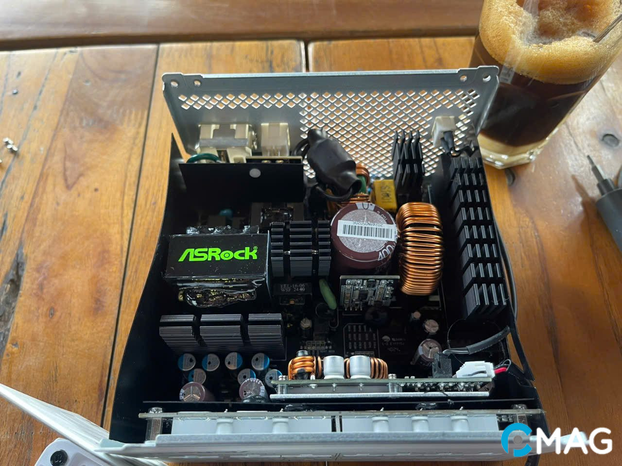 PSU ASRock Steel Legend SL-1000GW: Bộ nguồn ánh lên chất thép huyền thoại!