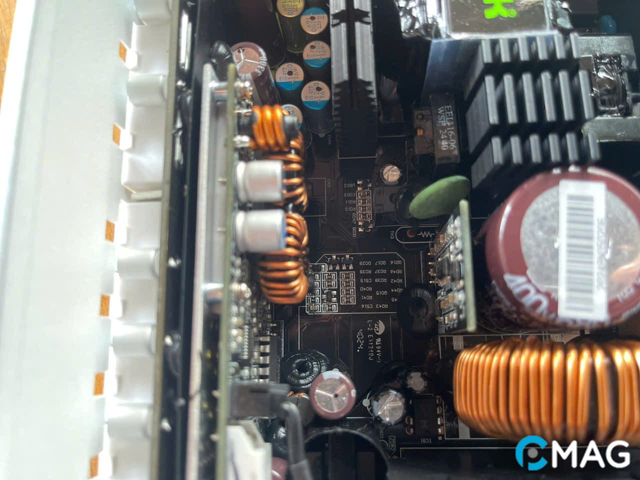 PSU ASRock Steel Legend SL-1000GW: Bộ nguồn ánh lên chất thép huyền thoại!