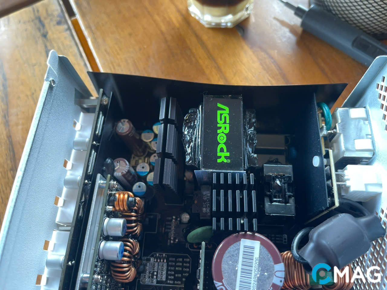 PSU ASRock Steel Legend SL-1000GW: Bộ nguồn ánh lên chất thép huyền thoại!