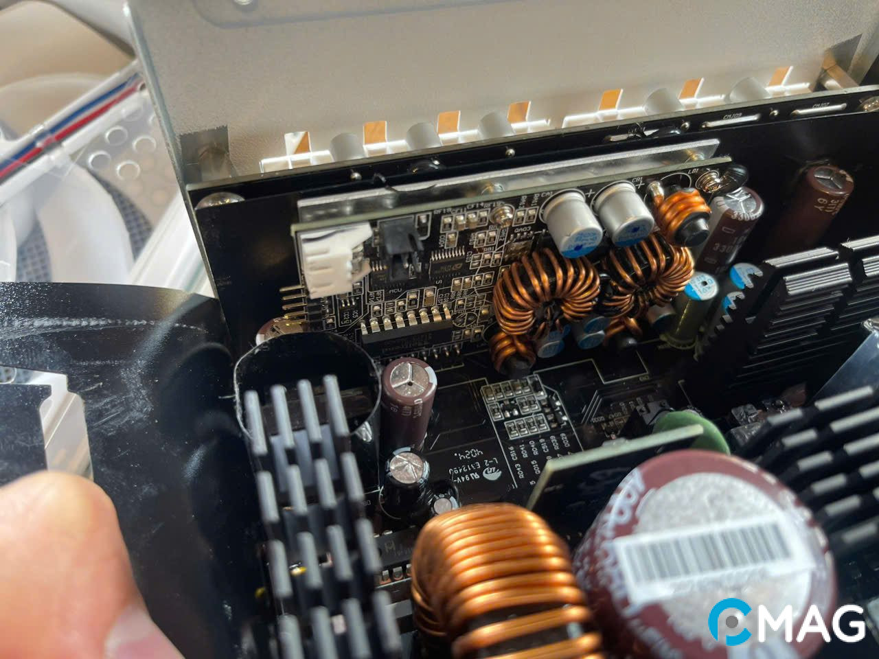 PSU ASRock Steel Legend SL-1000GW: Bộ nguồn ánh lên chất thép huyền thoại!