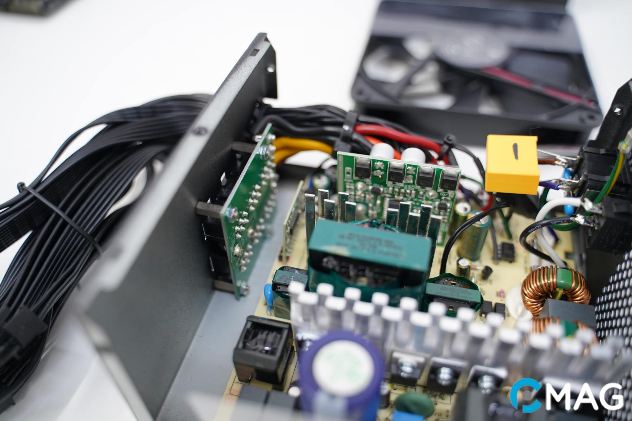 Đánh giá PSU Sharkoon WPM Gold ZEZO 750W – Thêm lựa chọn cho người dùng ở phân khúc tầm trung