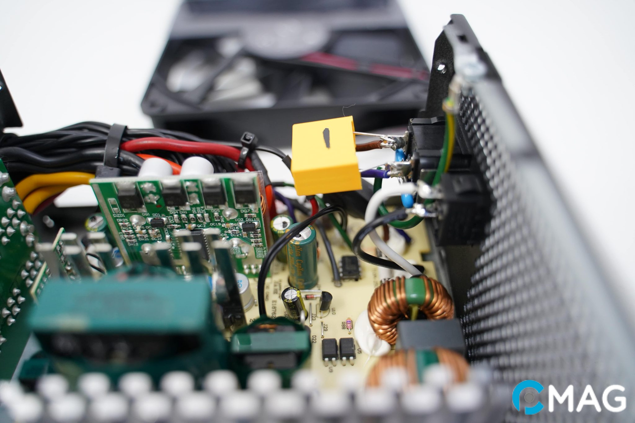 Đánh giá PSU Sharkoon WPM Gold ZEZO 750W – Thêm lựa chọn cho người dùng ở phân khúc tầm trung