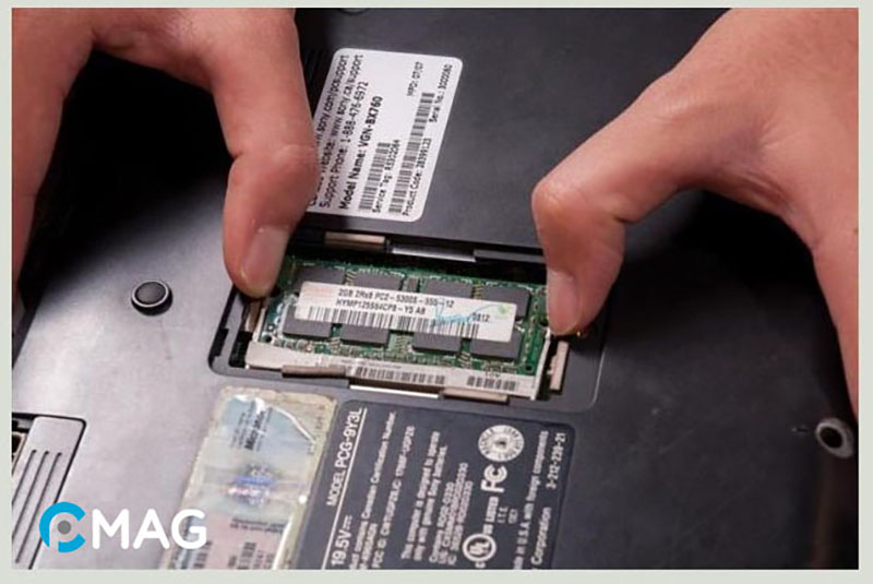 ram-laptop-11 Cách thay thế RAM trên laptop